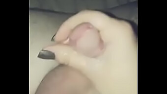 Cặp Đôi Đam Mê Cho Nhau Handjob