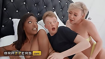 Dee Williams Har En Hemmelig Affære Med Jimmy, Og Så Har De Begge En Trekant Med Hendes Steddatter - Brazzers.